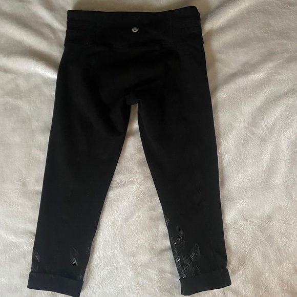 RARE Lululemon Acro Crop Peacock Leggings - Picture 5 of 6